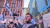 Protestas dividen Times Square, de un lado los propalestinos y del otro los proisraelíes