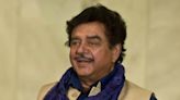 Shatrughan Sinha's Son Clarifies Veteran Actor Didn't Undergo Any Surgery: 'He Had A Strong Fever' - News18