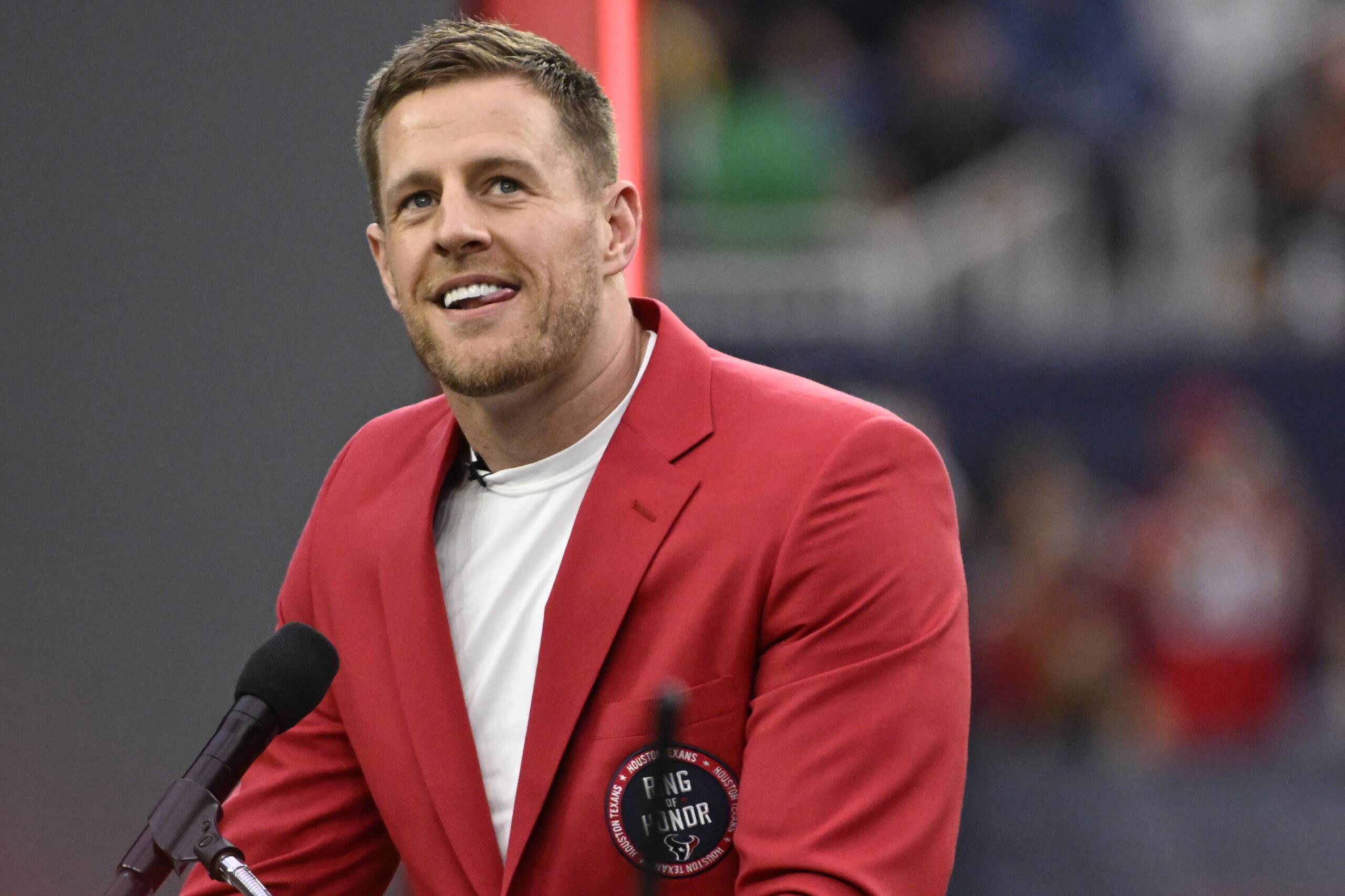 Texans legend J.J. Watt still looks in playing shape after posting new photo