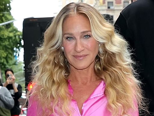 Sarah Jessica Parker is pretty in pink on set of And Just Like That...