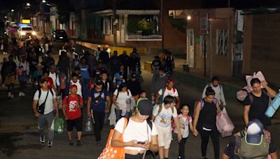 Caravana de migrantes partió del sur de México para presionar en vísperas de las elecciones