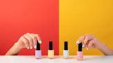 Cuál es el color de uñas que resalta el bronceado y será moda esta primavera