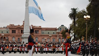 El Ejército argentino lleva a cabo su primer cambio de guardia de regimientos históricos