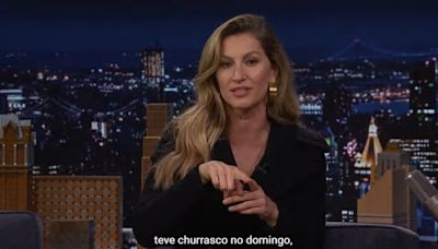 Gisele Bündchen lembra de infância com 'churrasco e carreteiro' e ensina expressões brasileiras em talk show dos EUA