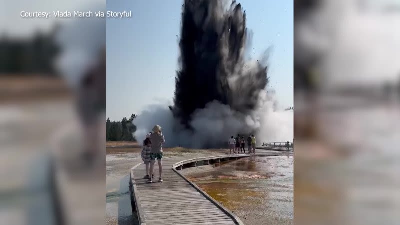 Video: Hydrothermal explosion sends visitors running at Yellowstone National Park