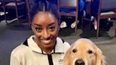 Beacon, el perrito de asistencia emocional del equipo de gimnasia de Estados Unidos