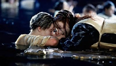 La puerta de ‘Titanic’ en la que no cabía Leo DiCaprio, vendida en una subasta por miles de dólares