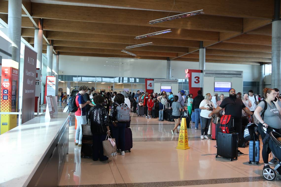 Dallas Love Field Airport asks passengers to arrive 3 hours early due to check-in delays