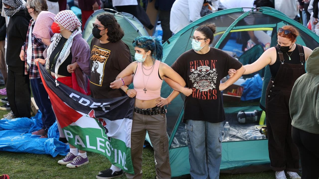 Police move in, shut down pro-Palestinian protest at Stony Brook University