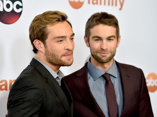 'Gossip Girl' star Chace Crawford implies he's hooked up with a castmate