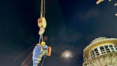 Construction crane helps to rescue injured worker injured at U.S. 1 bridge in Jupiter