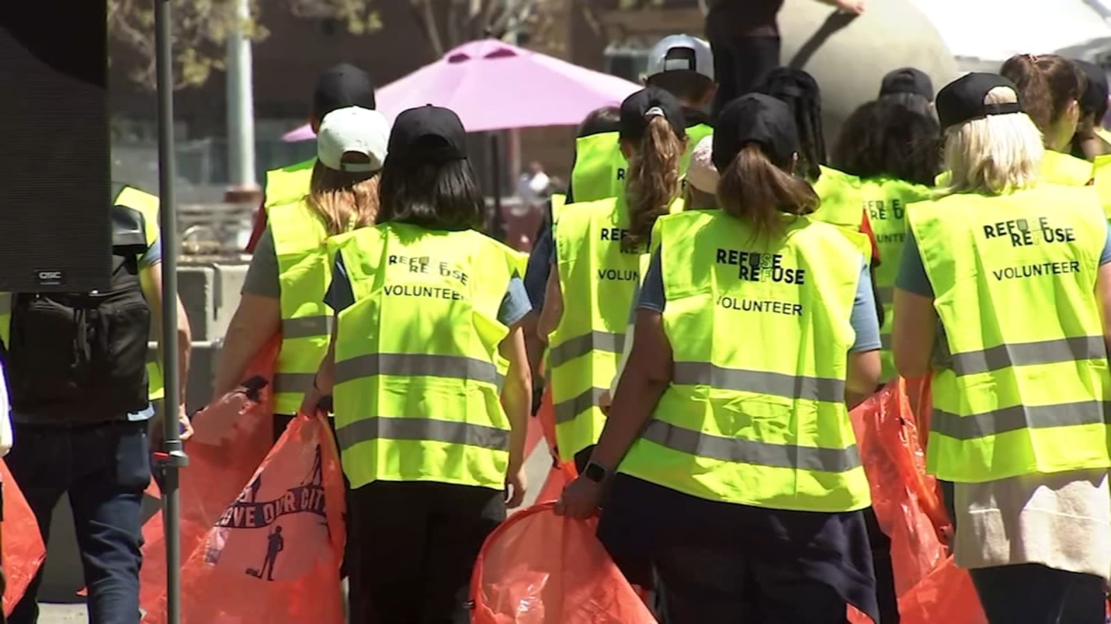 200+ San Francisco office workers volunteer to clean up downtown