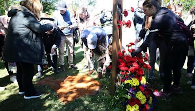 Navarra rinde homenaje a las personas internadas en el campo de concentración de Gurs