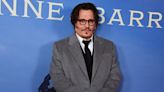 33 anos mais nova: Quem é a modelo que estaria namorando Johnny Depp?