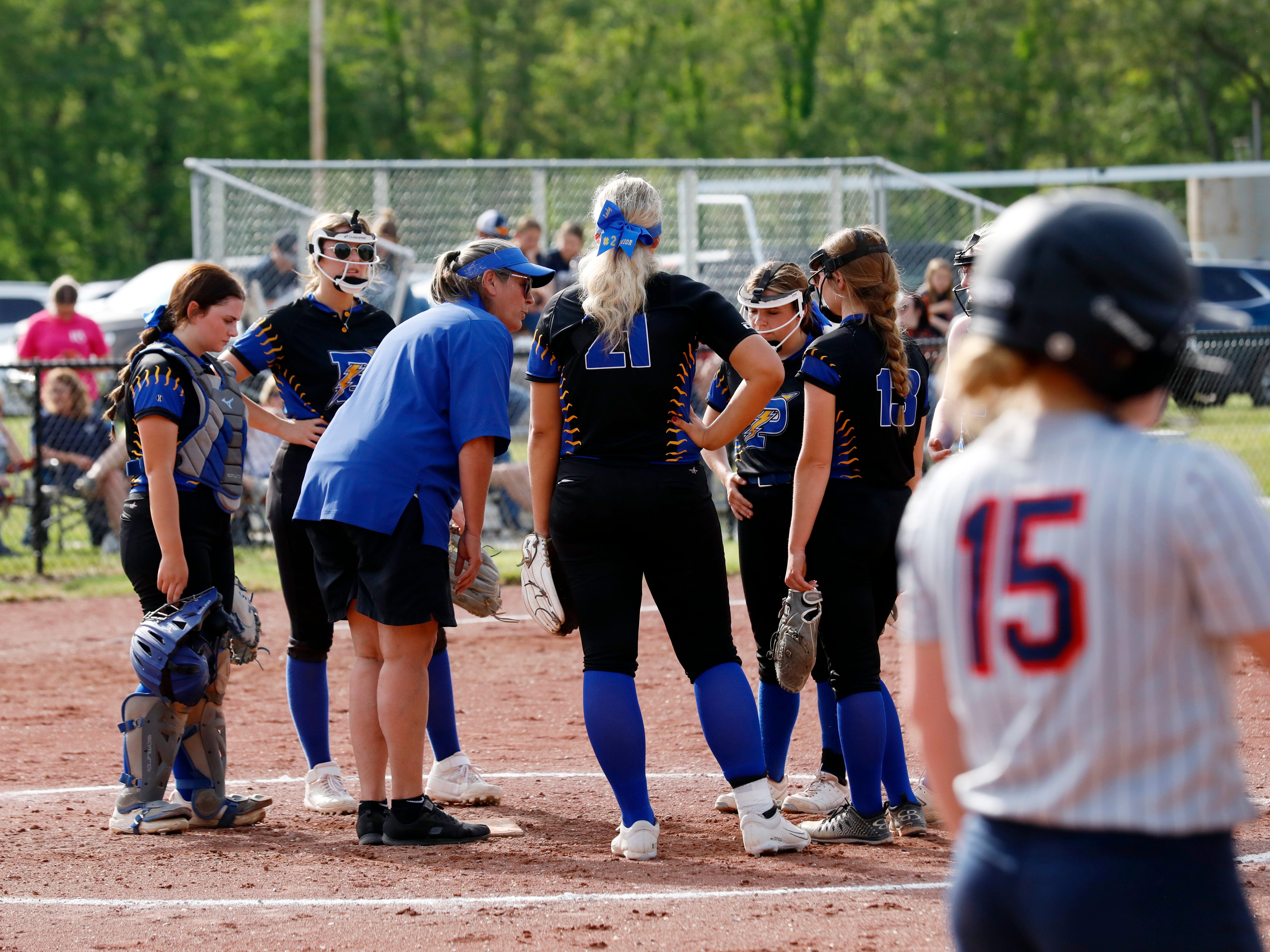 'They need some new blood in there:' Philo's Michelle Moyer is resigning as softball coach