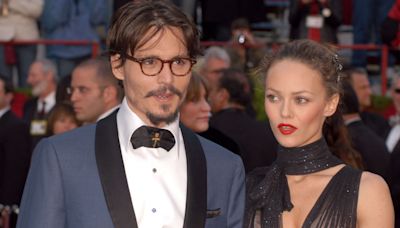 Johnny Depp peint un tableau de Vanessa Paradis, 12 ans après leur séparation