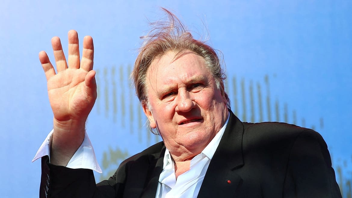 Gérard Depardieu Accused of Punching the ‘King of Paparazzi’