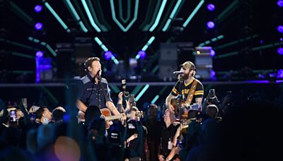 Post Malone covers George Strait, sings with Blake Shelton at 'Spotify House' during CMA Fest