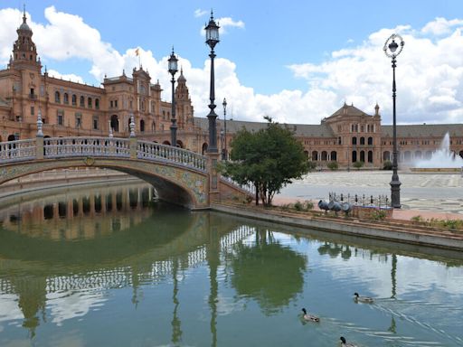 ¿Cuántas personas se apellidan Sevilla en España y en qué zonas del mapa?