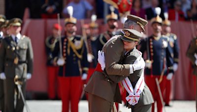 Las imágenes de la princesa Leonor tras ser nombrada alférez alumna y recibir la Gran Cruz del Mérito Militar en Zaragoza