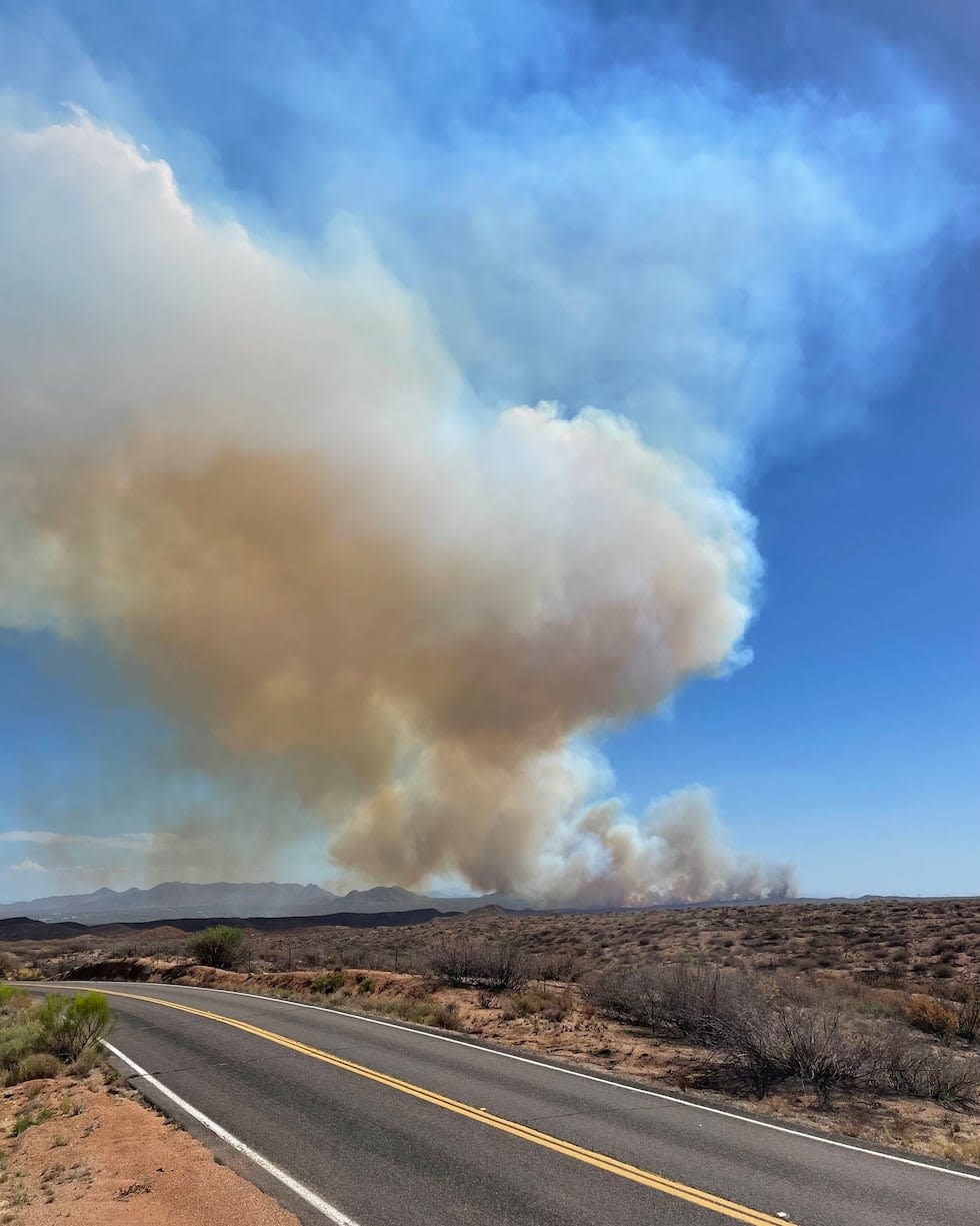 Boulder View wildfire grows to 1000 acres, threatens structures near north Scottsdale