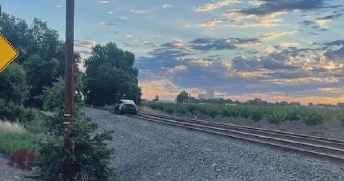 Tesla travels onto train track in Woodland. Was it a driver or autopilot issue?