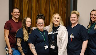 ‘I’m Not Broken’: Melissa Etheridge inspires inmates in new docuseries