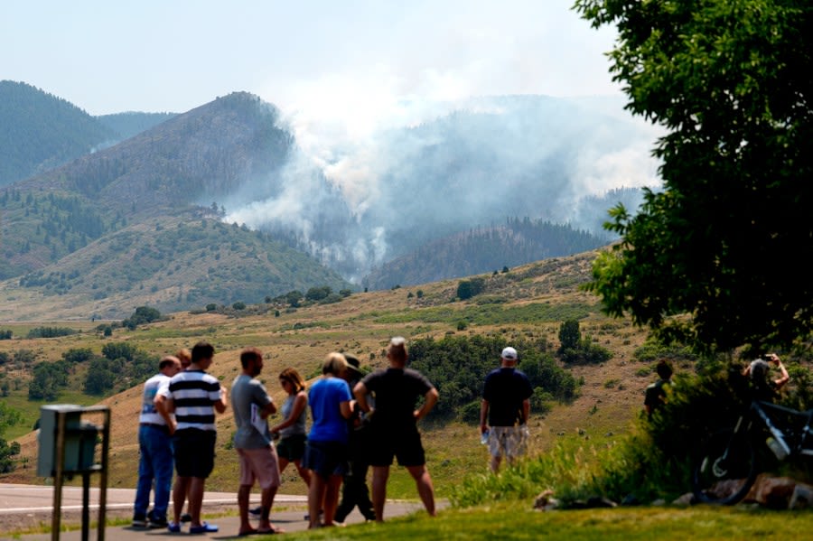 Live updates: Hundreds of homes evacuated during Quarry Fire