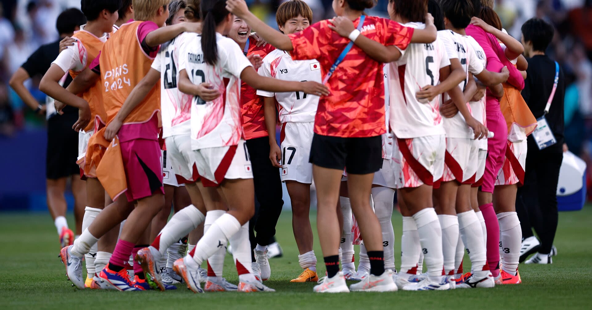 Soccer: Japan frustrate Brazil with late 2-1 win, Colombia outclass New Zealand