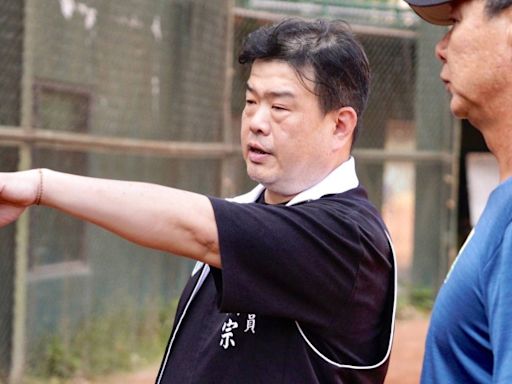 2026高雄市長選舉前哨戰？ 簡煥宗退選黨部主委改挺陳慧文