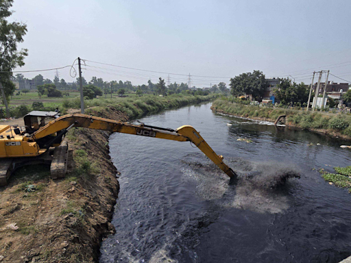 PPCB orders dyeing units to stop discharge in Buddha Nallah