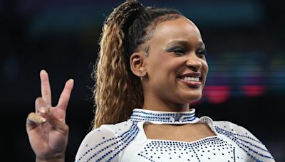 La historia de superación Rebeca Andrade: de vivir en una favela a ser una estrella de los Juegos Olímpicos y llamar la atención de Simone Biles