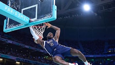 "Ça m’a donné des frissons", LeBron James et les stars de Team USA scotchés par l’ambiance du stade Pierre-Mauroy