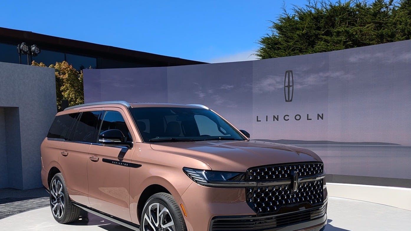 2025 Lincoln Navigator Is Grandiose and Full of Screens, as Expected