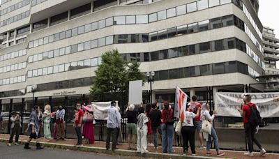 Maggots and other bugs released at Netanyahu's hotel in D.C.