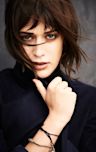 Lizzy Caplan