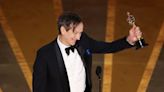 Volker Bertelmann gana Oscar por la partitura original de ‘All Quiet on the Western Front’