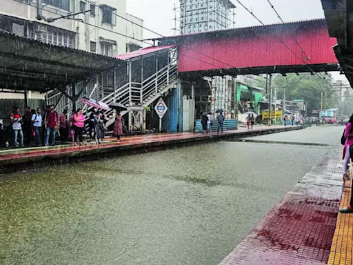 268mm of rain in 24 hours stuns Maximum City | India News - Times of India