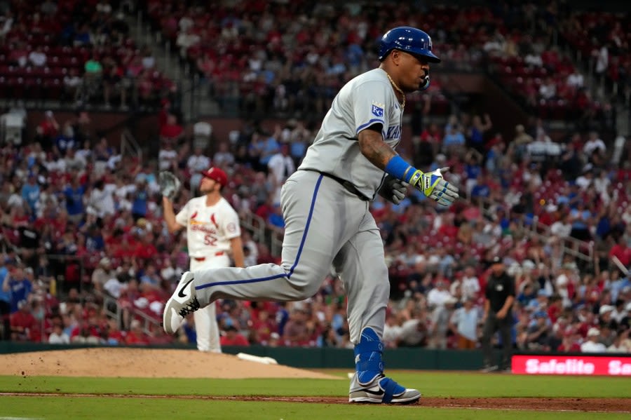 Perez homers in both games of doubleheader, Royals sweep Cardinals with 6-4 and 8-5 victories