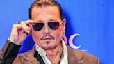 Johnny Depp asiste a gala en arabia saudita para honrar a las mujeres en el cine