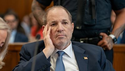 Defensa de Weinstein pide mantenerlo en prisión en Nueva York por problemas de salud
