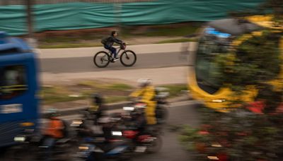 Los ladrones de bicicletas en Bogotá imponen el miedo en la calle y la web