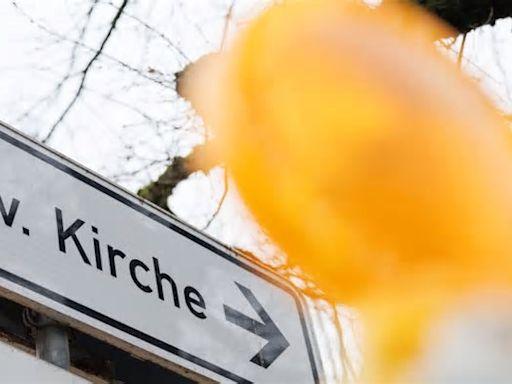 Kirche - Hannover - Kirche muss Pastor beschäftigen, obwohl sie ihn verdächtigt