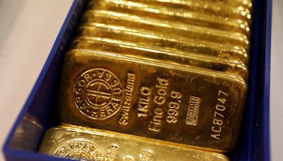 Pound, gold and oil prices in focus: commodity and currency check