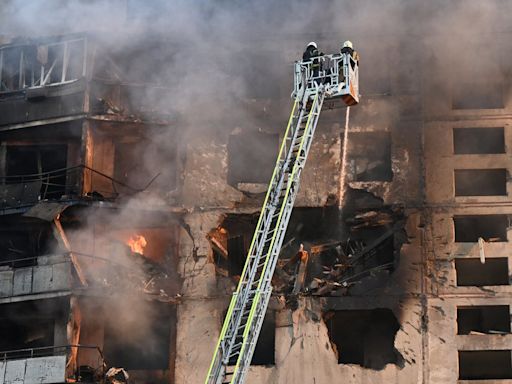 Ukraine-Russia war live: Dozens injured in Kharkiv apartment strike as Lammy vows not to be ‘bullied by Putin’