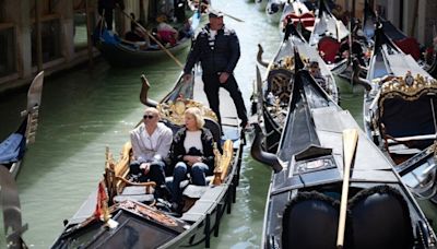 Tell us if you would pay for n entry ticket to visit Venice