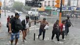 Diluvio en la Ciudad: hubo calles y negocios inundados, servicios interrumpidos y vuelos demorados