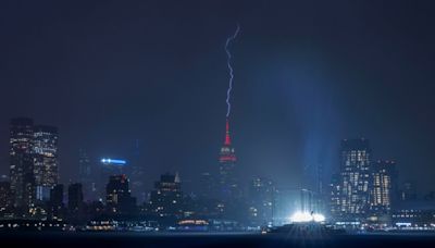 See it: Lightning strikes Empire State Building during storm