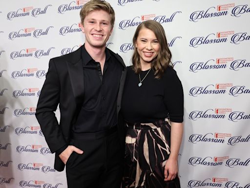 Bindi Irwin Recreated a Childhood Photo With Younger Brother Robert & It’s the Sweetest Thing Ever