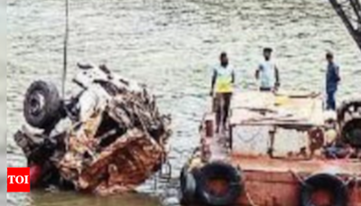 Shirur Landslide:kerala Truck Driver Arjun's Body Recovered After 72 Days | Bengaluru News - Times of India